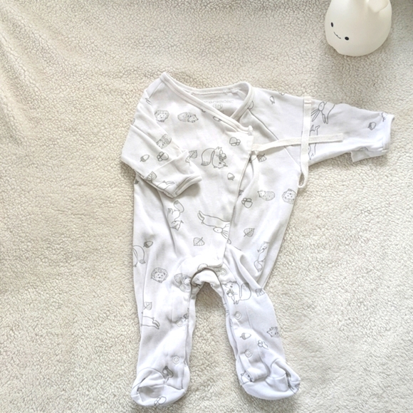 Three footed onesie pajamas size 0-3 months - Picture 6 of 7